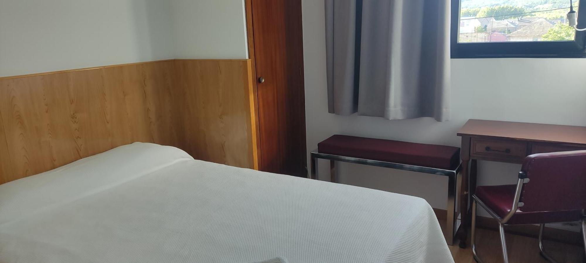 Nocleg ze śniadaniem Rosales 2*